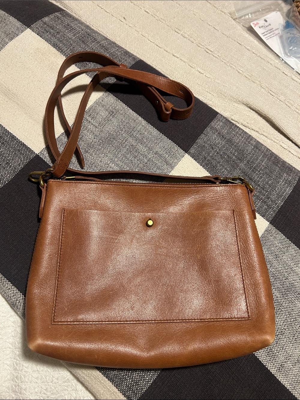 Madewell Classic Brown Leather Crossbody Bag - Timeless Everyday Style